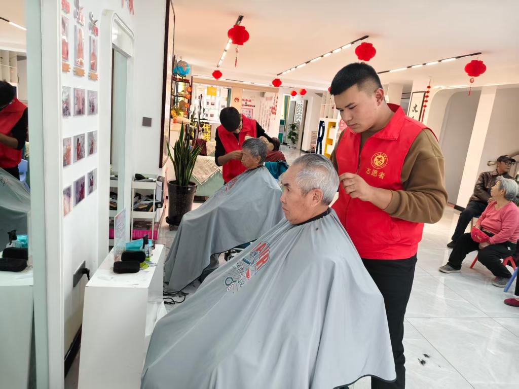 “固定理发日”让为老服务有温度